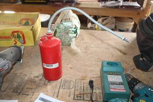 lot 1114 image: Tractor Supply Oiler Can  3-12Dx8H