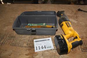 lot 1144 image: DeWalt Variable Speed 18V Cordless Reciprocating Saw DC385  with Battery and Plastic Box of Blades