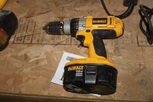 lot 1143 image: DeWalt Heavy Duty XRP 18V Cordless DrillDriver DW987  12  with Battery