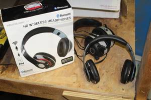 lot 1167 image: Lot of (3) Sound Logic HD Wireless Bluetooth Headphones (in box)