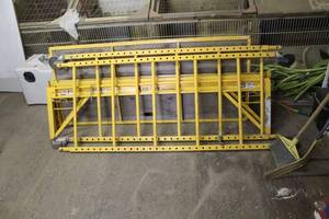 lot 714 image: Scaffolding