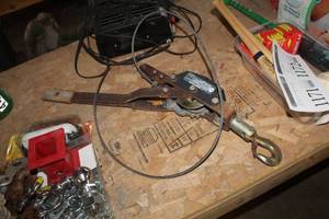 lot 1174 image: Cable Come-Along Winch