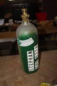 lot 1176 image: Carbon Dioxide Compressed Gas Tank