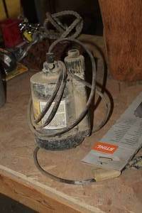 lot 1177 image: Simer Geyser II Sump Pump 2305