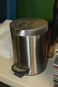 lot 1855 image: Stainless Steel Flip-Top Garbage Can 8Dx11H
