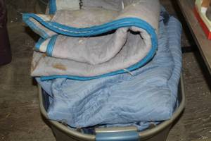 lot 1198 image: Lot of Moving Blankets