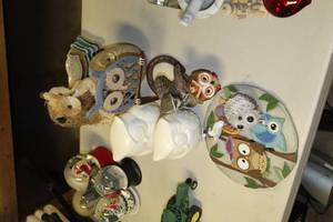 lot 1871 image: Lot of (17) Owl Dcor