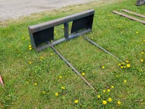 lot 705 image: Hay Bale Attachment