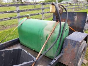 lot 713 image: Tank with Pump