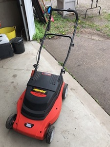 lot 1895 image: Black & Decker 24V Cordless Mulching Mower 19