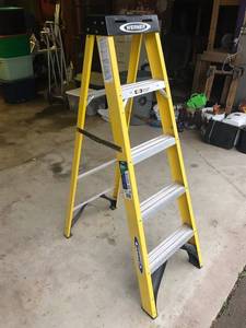 lot 1915 image: Werner 5 Step Ladder 225 lbs
