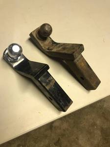 lot 1921 image: Lot of (2) Trailer Hitch with 2 Ball