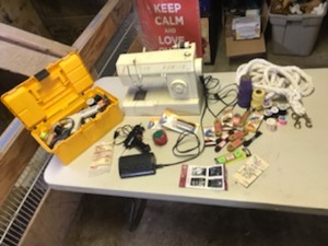 lot 1940 image: Singer Sewing Machine 1 Phase  with Sewing Accessories