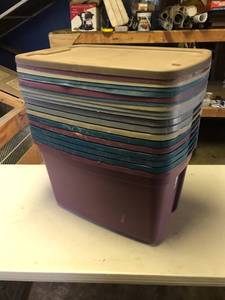 lot 1943 image: Lot of (10) HDX Plastic Tote Bins with Lid 25-12Lx17-12Wx15.7H 20-Gallon