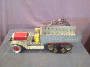 lot 14 image: Dump Truck Erector Kit