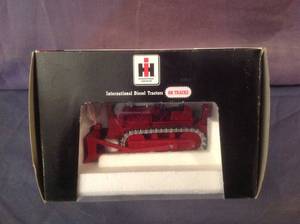 lot 36 image: International Harvester Diesel Crawler