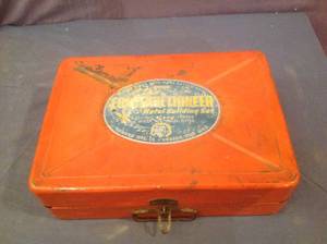 lot 90 image: Vintage Constructioneer Metal Building Set