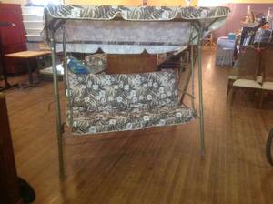 lot 8 image: Patio Swing