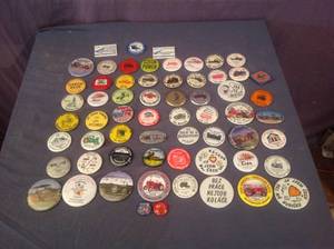 lot 118 image: Buttons