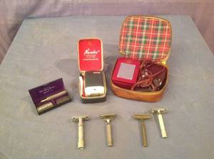 lot 134 image: Vintage Razors