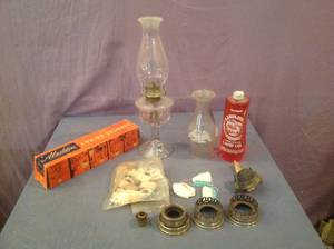lot 165 image: Lantern & Lantern Parts