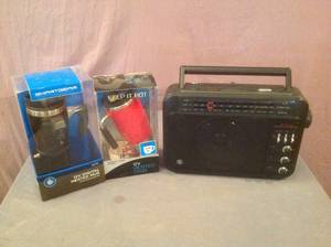 lot 169 image: Radio & 12V Heated Mugs