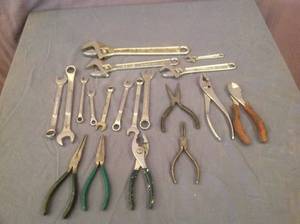 lot 202 image: Wrenches & Plyers