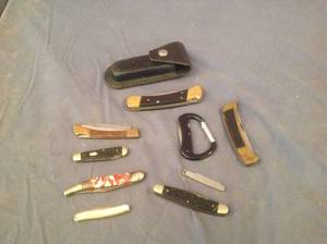 lot 212 image: Knives