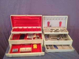 lot 215 image: Jewelry Cases & All Contents