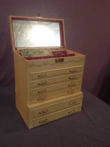 lot 231 image: Jewelry Case Full of Interesting Items