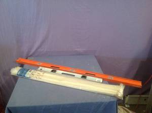 lot 258 image: Levels & 36 Long Zip Ties