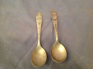 lot 261 image: Vintage Mickey Mouse Spoons