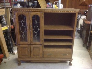 lot 267 image: Entertainment Center