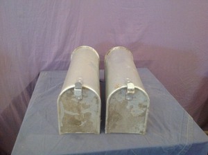 lot 286 image: 2 Mailboxes