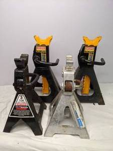 lot 615 image: (4) Three Ton Jack Stands
