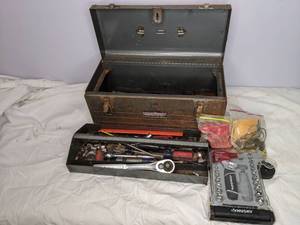 lot 623 image: Craftsman Tool Box Filled with Wrenches, Sockets and Screwdriver