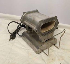 lot 626 image: GoldN Hot Pro Jumbo Ceramic Heater Stove