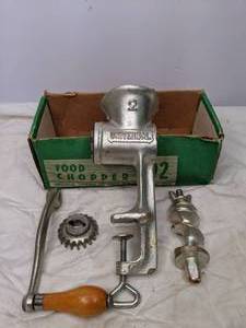 lot 627 image: Vintage Universal Food & Meat Chopper #2