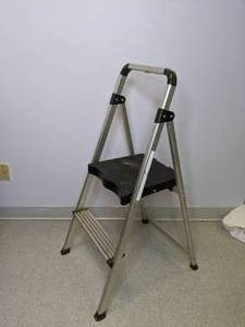 lot 673 image: Folding Step Stool