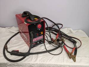 lot 657 image: Craftsman 120V Gasless Wire Feed Welder 2056B