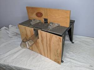 lot 663 image: Sears Craftsman 1 12 HP Router Table