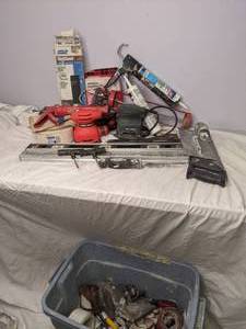 lot 666 image: Assorted Hand Tools & Home Improvement Items