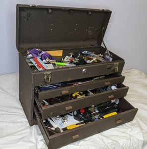lot 670 image: Four Drawer Tool Box Filled with Tools & Miscellany