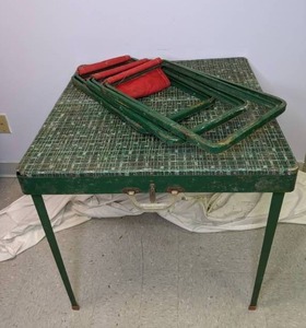 lot 672 image: Vintage Folding Coleman Camping Table and Stools