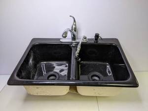 lot 517 image: Black Double Basin Sink and Faucet
