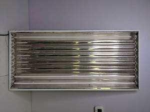 lot 521 image: Sun Blaze T5HO-48 Flourescent Lamp 120V