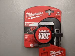 lot 12 image: Brand New Milwaukee 18 inch Steel Pipe Wrench