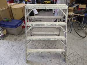 lot 503 image: Werner 4 Ft. Ladder