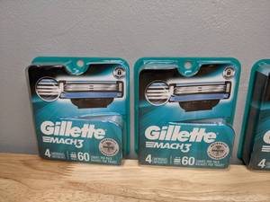 lot 20 image: 16 Brand New Gillette Mach 3 Shaving Blades Shave