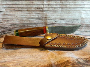 Hand Crafted Damascus Knife & Leather Pouch